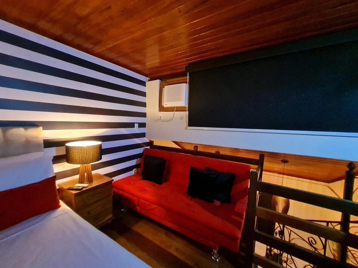 Paraíso em Cabo Frio - Duplex Beira Mar com Piscina, Em frente a Praia do Peró - Cabo Frio, com AR, SmartTv, Wi-fi, Roupa de Cama e banho, Portaria 24 horas, Estacionamento, Completo Exterior foto
