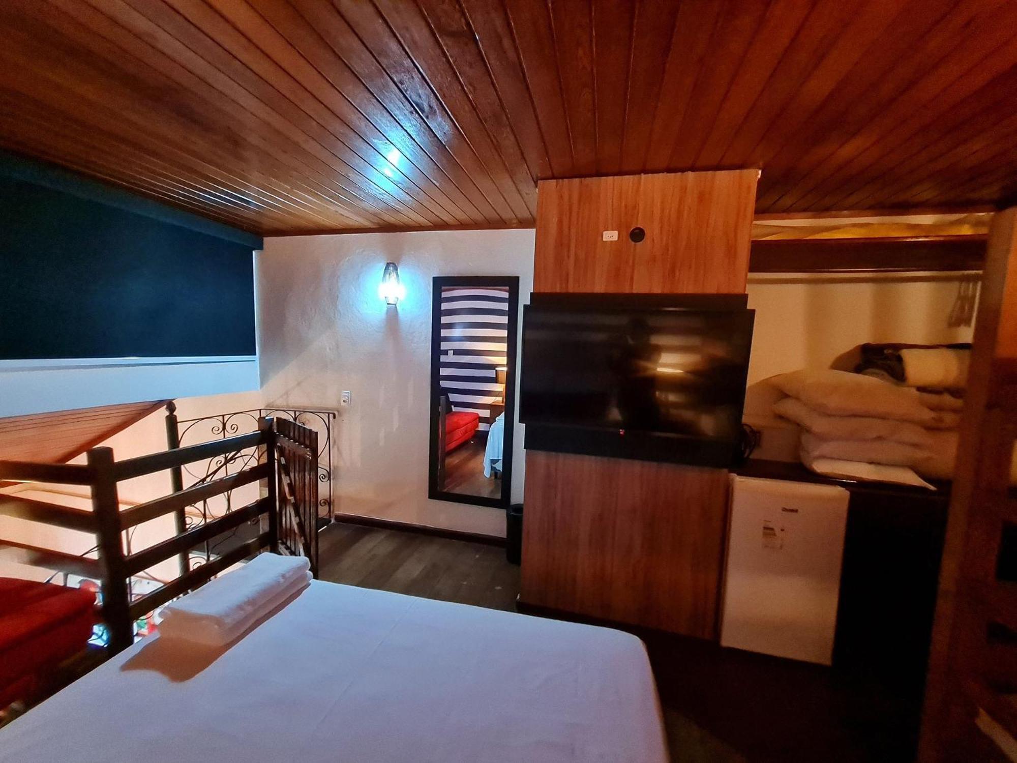 Paraíso em Cabo Frio - Duplex Beira Mar com Piscina, Em frente a Praia do Peró - Cabo Frio, com AR, SmartTv, Wi-fi, Roupa de Cama e banho, Portaria 24 horas, Estacionamento, Completo Exterior foto