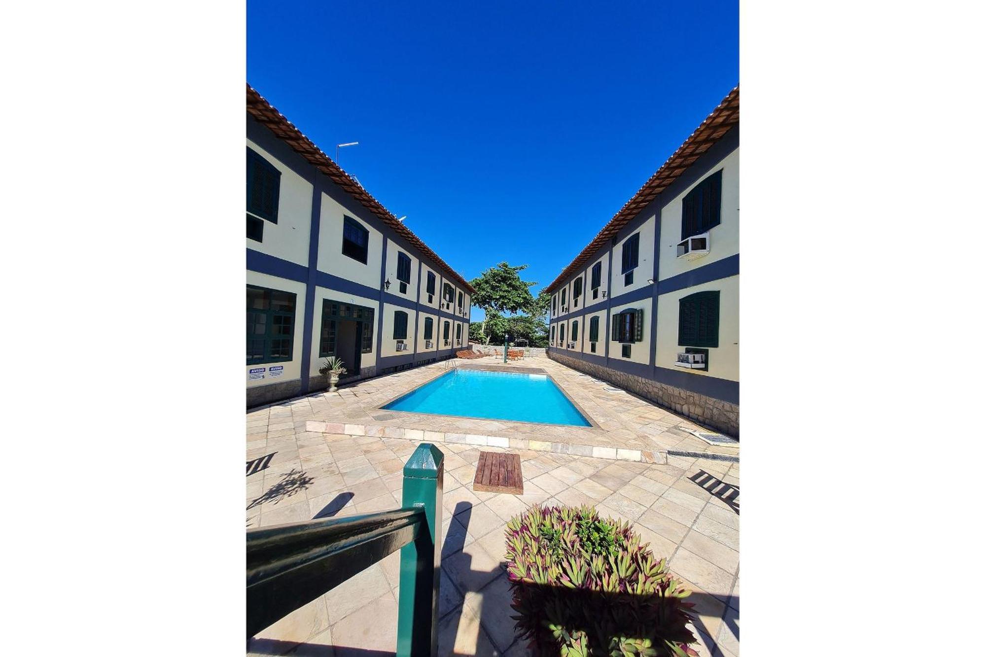 Paraíso em Cabo Frio - Duplex Beira Mar com Piscina, Em frente a Praia do Peró - Cabo Frio, com AR, SmartTv, Wi-fi, Roupa de Cama e banho, Portaria 24 horas, Estacionamento, Completo Exterior foto