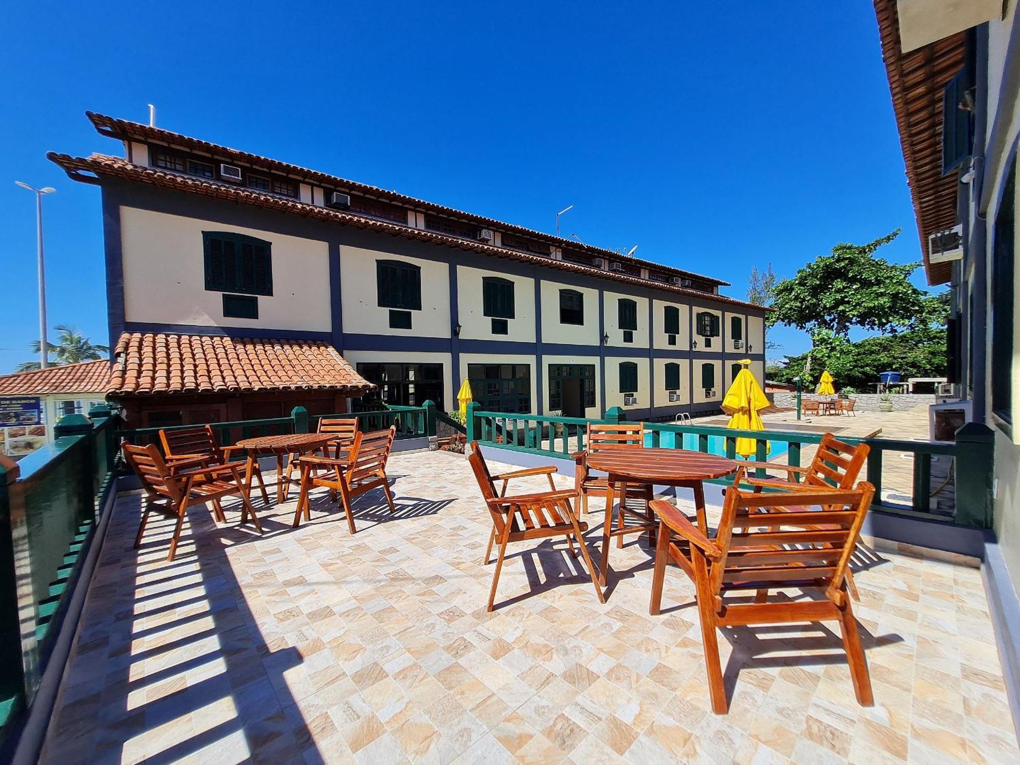 Paraíso em Cabo Frio - Duplex Beira Mar com Piscina, Em frente a Praia do Peró - Cabo Frio, com AR, SmartTv, Wi-fi, Roupa de Cama e banho, Portaria 24 horas, Estacionamento, Completo Exterior foto