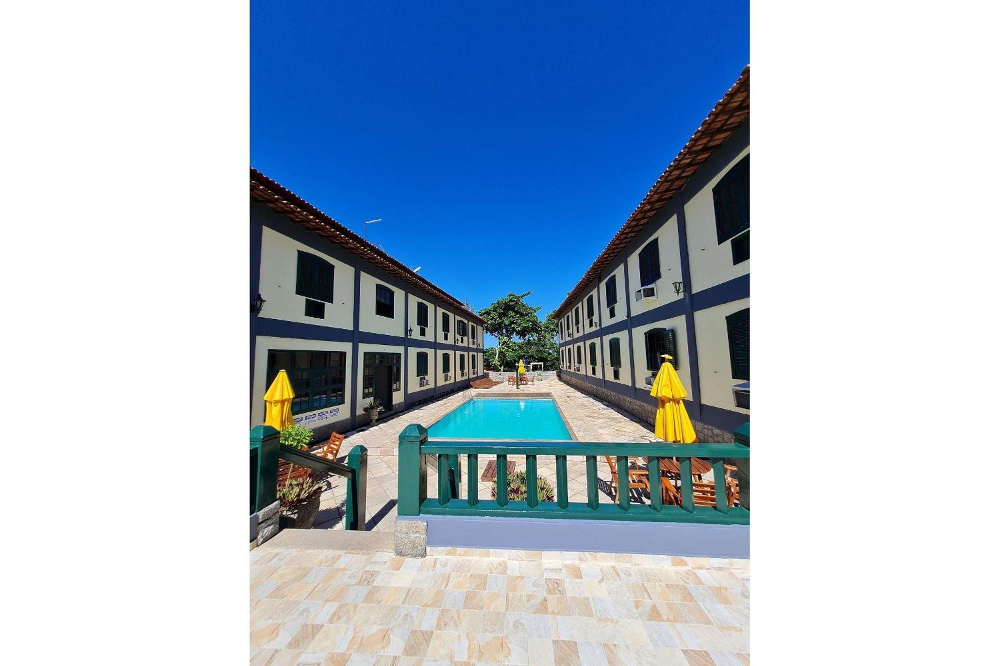 Paraíso em Cabo Frio - Duplex Beira Mar com Piscina, Em frente a Praia do Peró - Cabo Frio, com AR, SmartTv, Wi-fi, Roupa de Cama e banho, Portaria 24 horas, Estacionamento, Completo Exterior foto