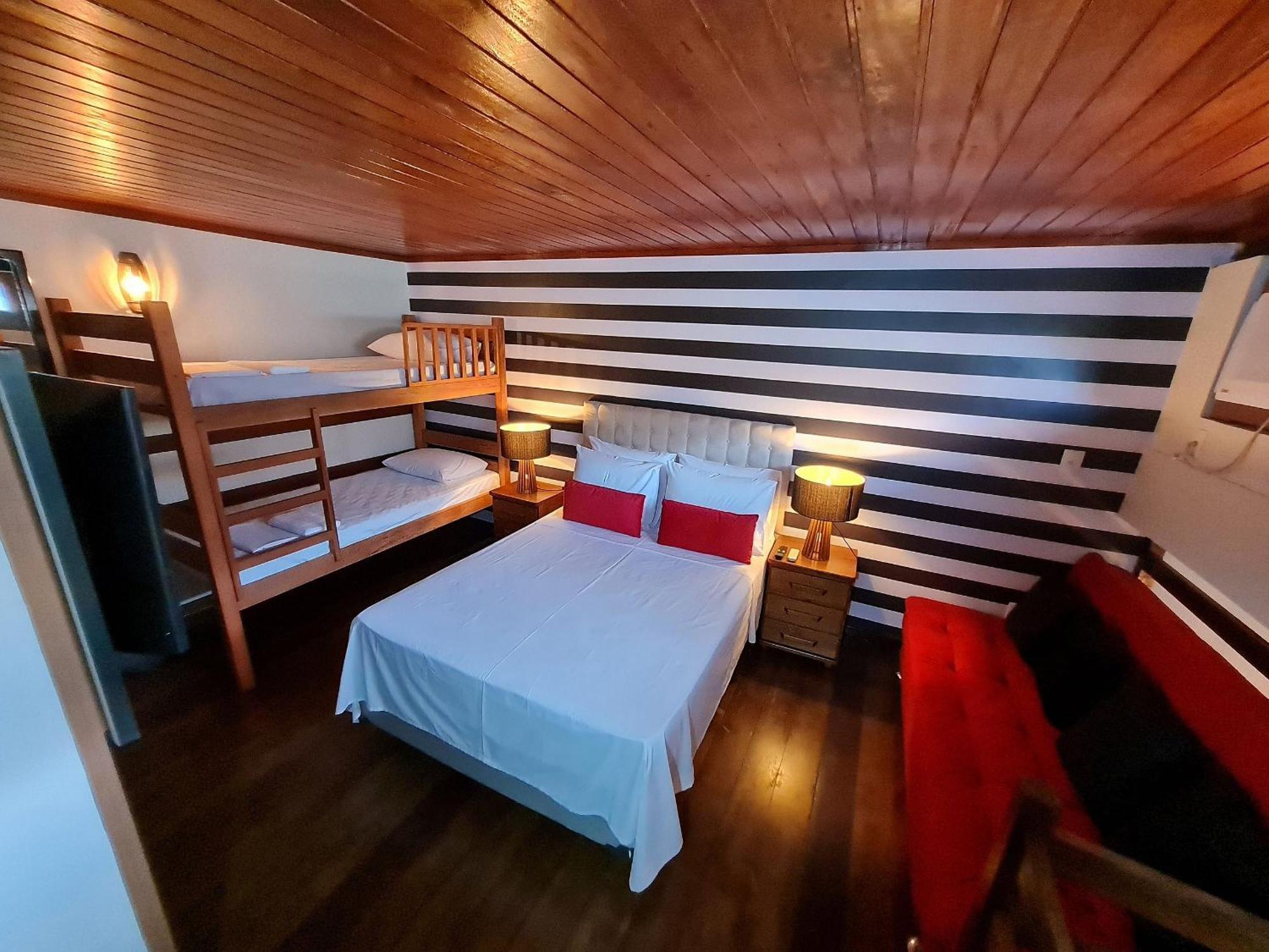 Paraíso em Cabo Frio - Duplex Beira Mar com Piscina, Em frente a Praia do Peró - Cabo Frio, com AR, SmartTv, Wi-fi, Roupa de Cama e banho, Portaria 24 horas, Estacionamento, Completo Exterior foto
